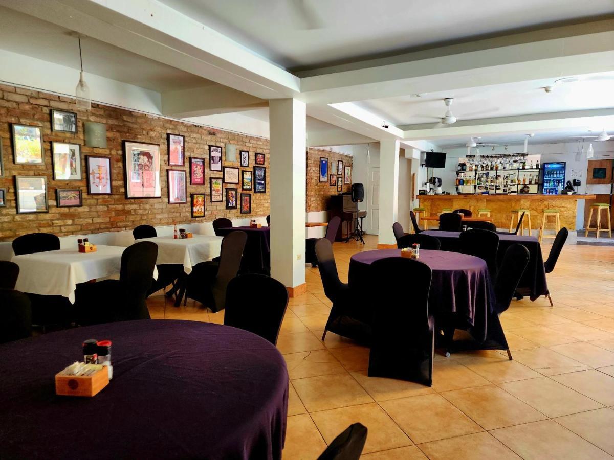 Altamont West Hotel Montego Bay Eksteriør billede